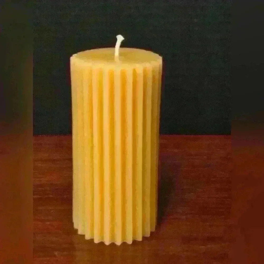 100% Beeswax Hand Crafted Ribbed Fluted Pillar Candle - Picture 4 of 5
